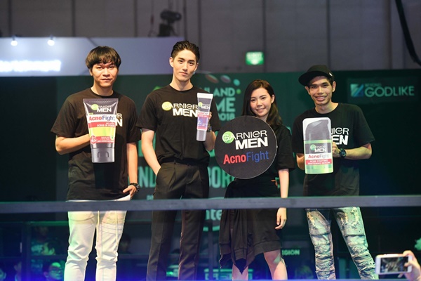 ต่อ ธนภพ ตัวแทน การ์นิเย่ เมน  ท้าดวลแคสเตอร์ตัวท็อป ในงาน Thailand Game Show 2018