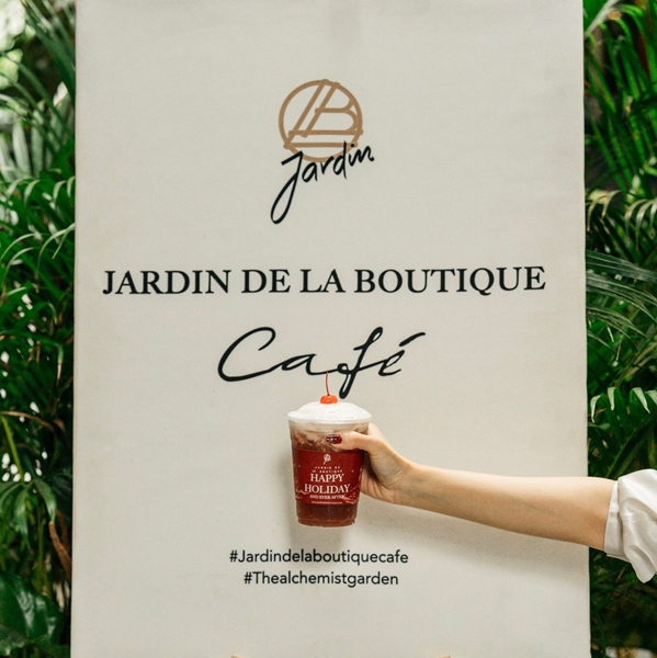เมนูเครื่องดื่มใหม่ “Happy Holiday Season” จาก Jardin de la Boutique Café