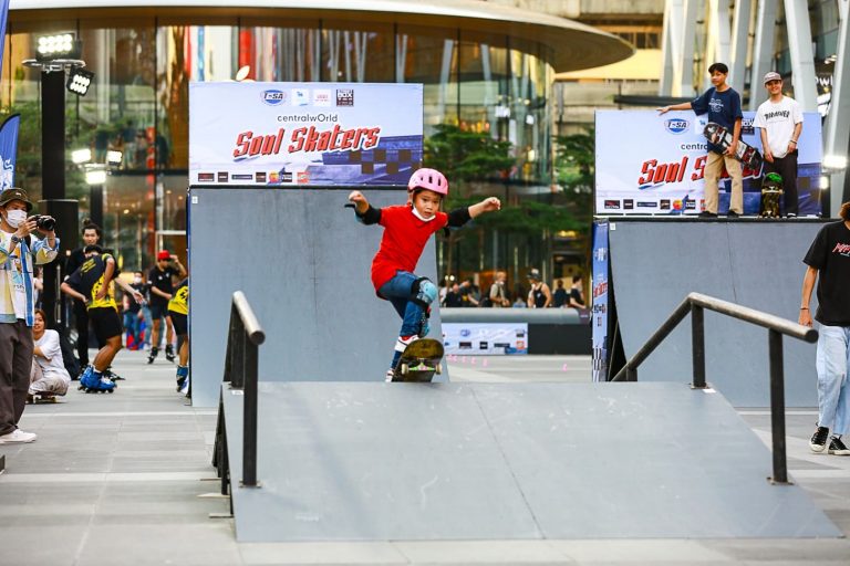 ‘centralwOrld soul skaters’ เปิดแล้ว ลาน Skate วิวระดับโลกที่ใหญ่ที่สุดใจกลางเมือง