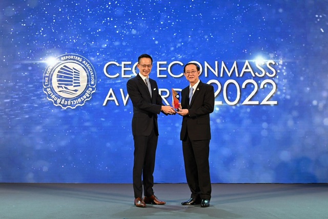 “สาระ ล่ำซำ” คว้ารางวัลเกียรติยศสุดยอดซีอีโอ ประเภทขวัญใจสื่อมวลชนประจำปี 2565  จากงานประกาศรางวัล CEO Econmass Awards 2022